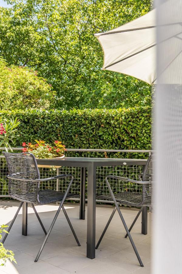Villa 21 Boutique Rooms Balatonalmadi Exterior photo