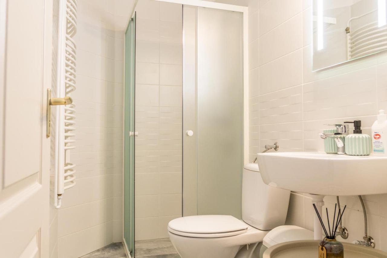 Villa 21 Boutique Rooms Balatonalmadi Exterior photo