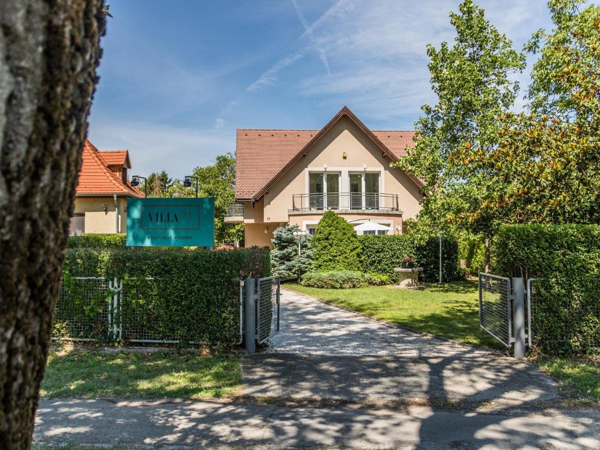 Villa 21 Boutique Rooms Balatonalmadi Exterior photo