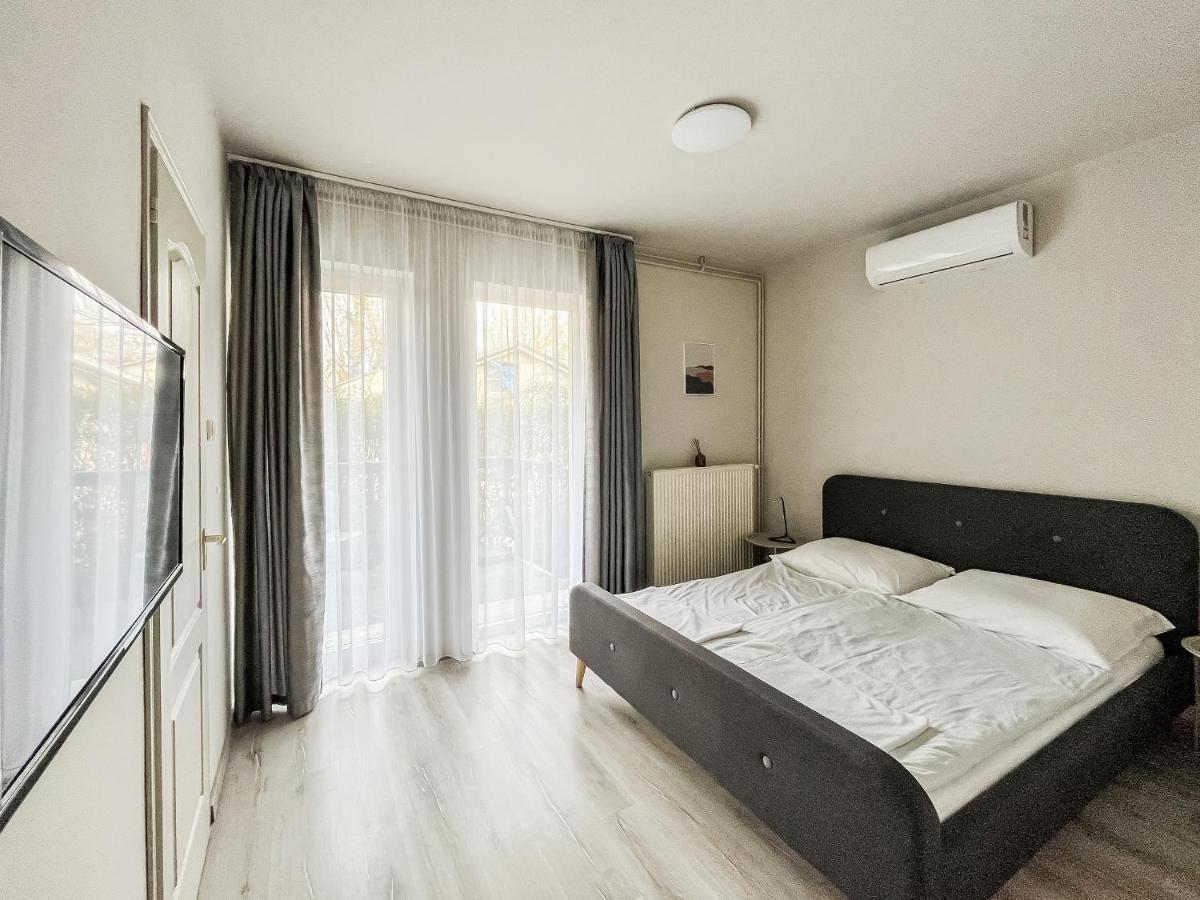 Villa 21 Boutique Rooms Balatonalmadi Exterior photo