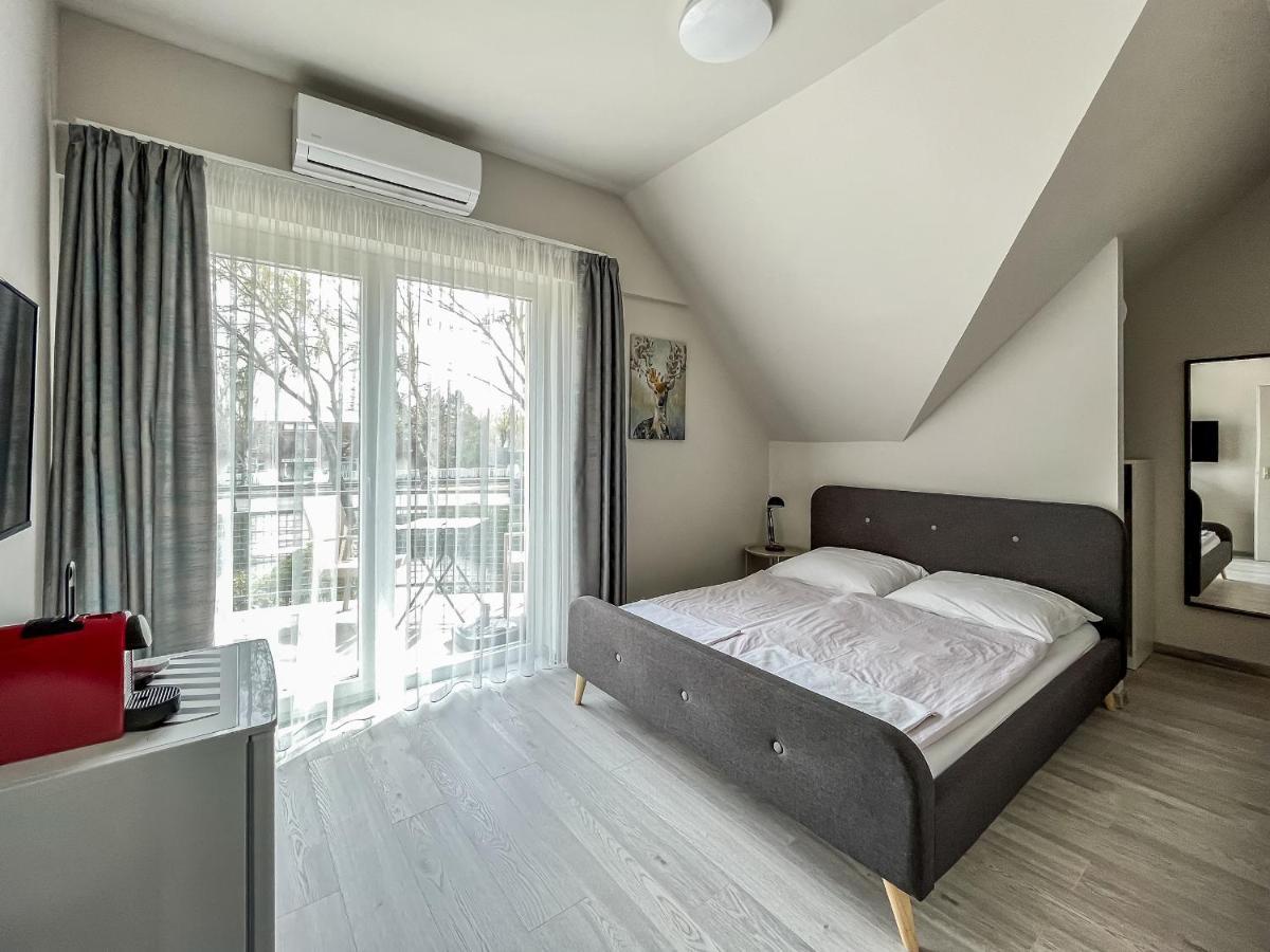 Villa 21 Boutique Rooms Balatonalmadi Exterior photo