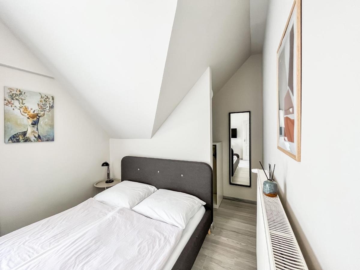 Villa 21 Boutique Rooms Balatonalmadi Exterior photo