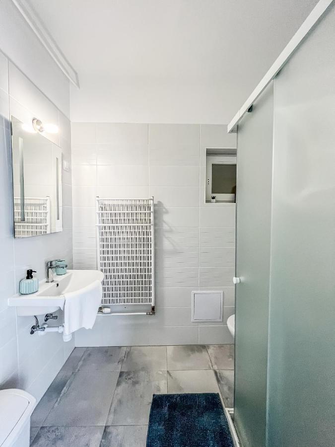 Villa 21 Boutique Rooms Balatonalmadi Exterior photo