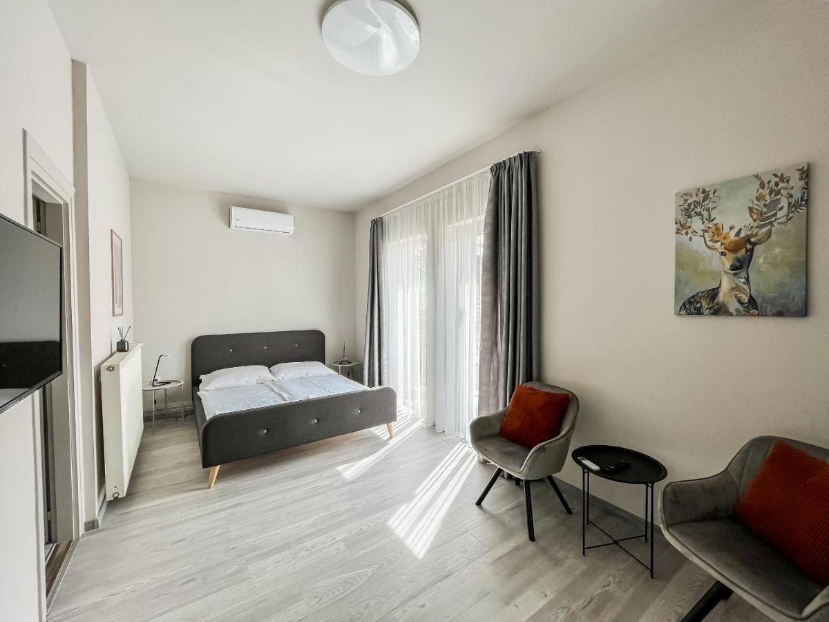 Villa 21 Boutique Rooms Balatonalmadi Exterior photo