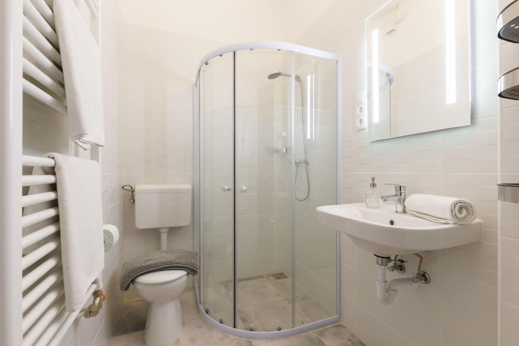 Villa 21 Boutique Rooms Balatonalmadi Exterior photo